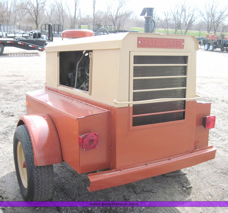 image for item 6752 Sullair air compressor