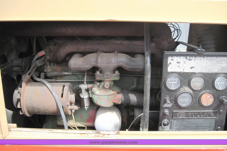 image for item 6752 Sullair air compressor