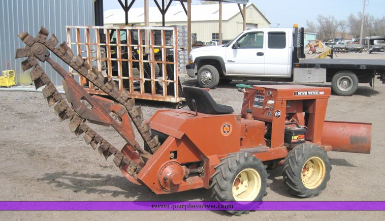 image for item 6753 Ditch Witch J20 trencher