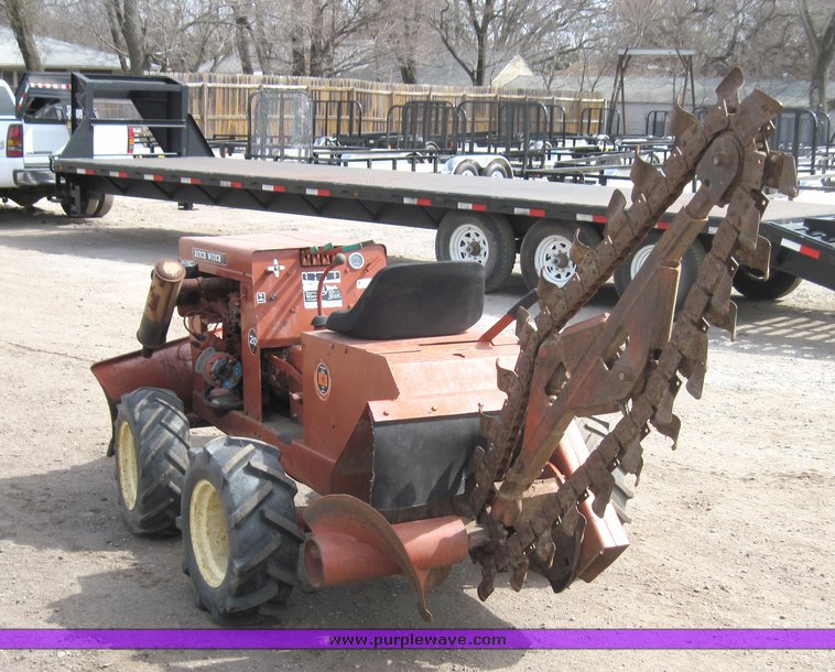 image for item 6753 Ditch Witch J20 trencher