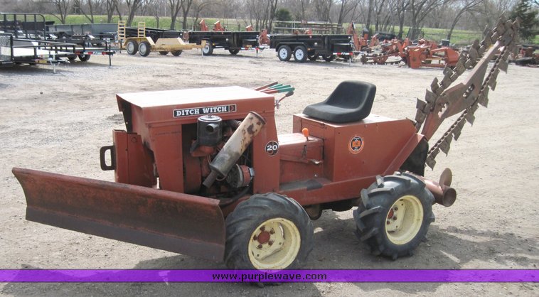 image for item 6753 Ditch Witch J20 trencher