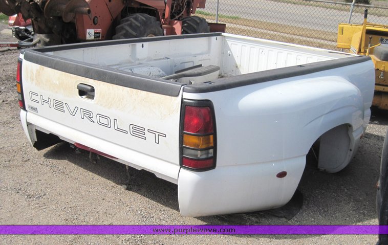 image for item 6754 2000 Chevrolet 1 ton pickup bed