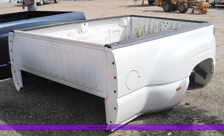image for item 6754 2000 Chevrolet 1 ton pickup bed