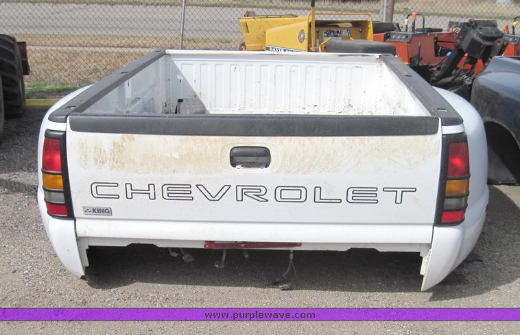 image for item 6754 2000 Chevrolet 1 ton pickup bed