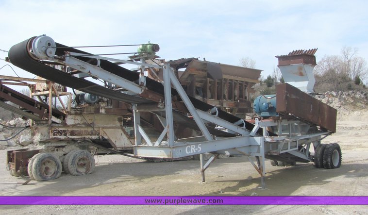 image for item 6766 Universal 4136 hammer mill