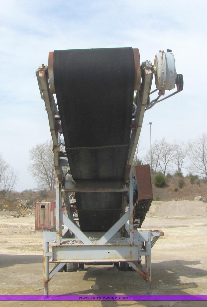 image for item 6766 Universal 4136 hammer mill