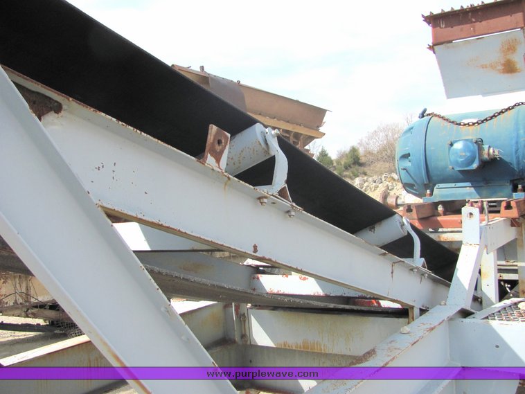 image for item 6766 Universal 4136 hammer mill