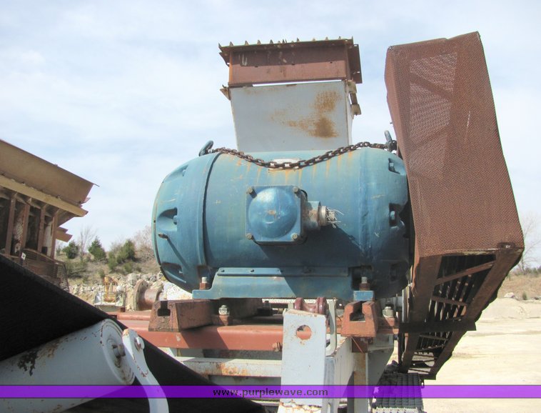 image for item 6766 Universal 4136 hammer mill