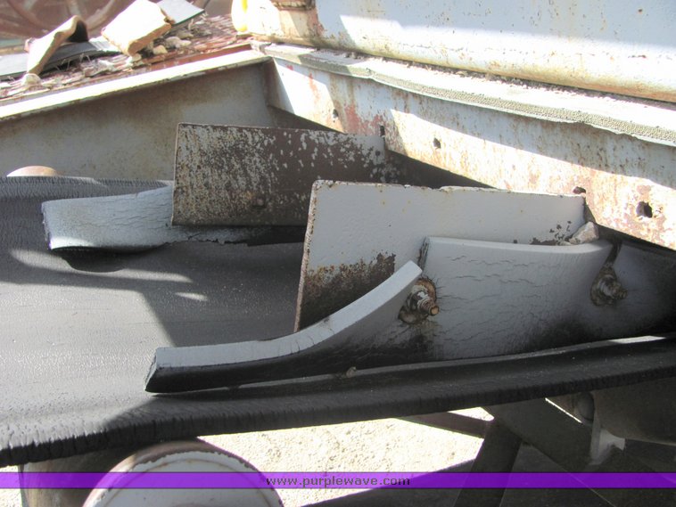 image for item 6766 Universal 4136 hammer mill