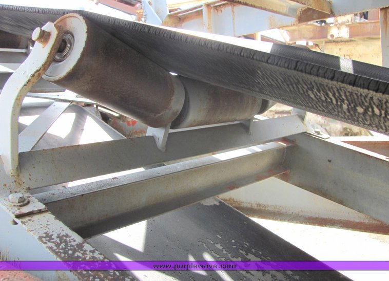 image for item 6766 Universal 4136 hammer mill