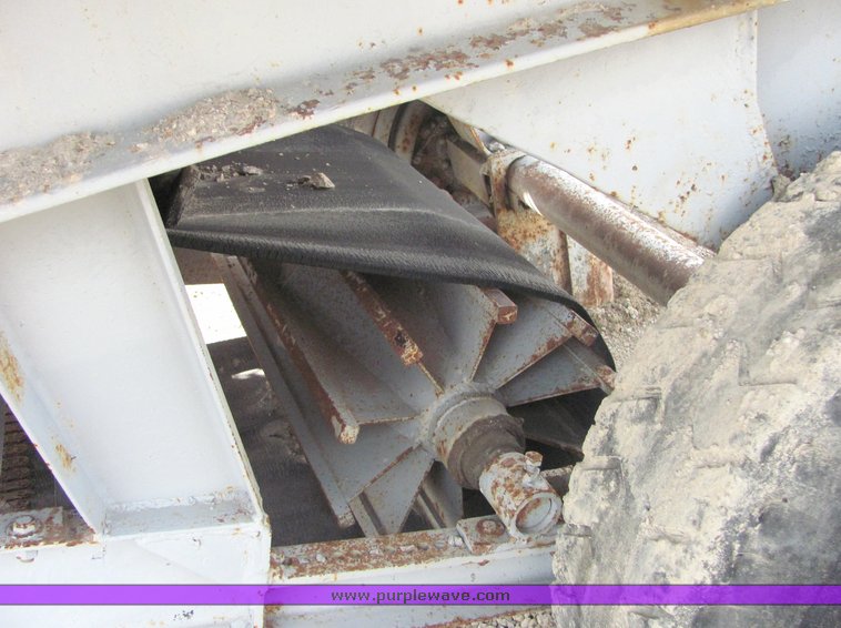 image for item 6766 Universal 4136 hammer mill