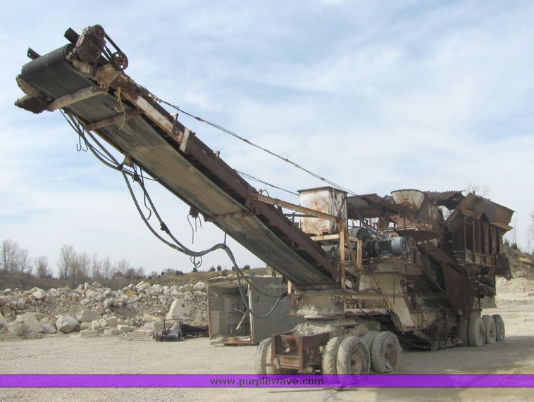 image for item 6767 1974 Hewit-Robins impact crusher and feeder