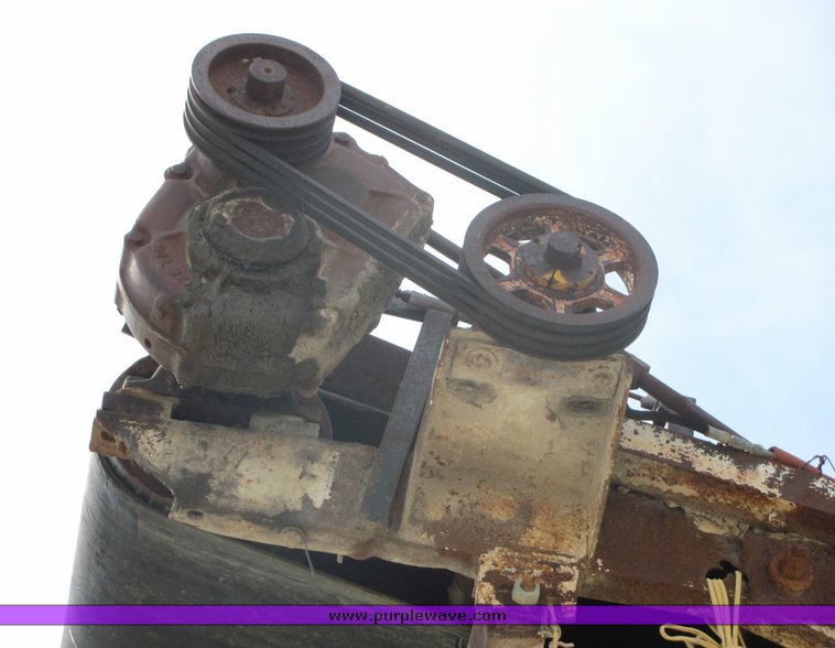 image for item 6767 1974 Hewit-Robins impact crusher and feeder