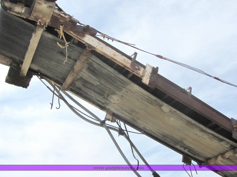 image for item 6767 1974 Hewit-Robins impact crusher and feeder