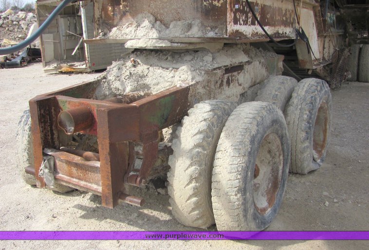 image for item 6767 1974 Hewit-Robins impact crusher and feeder
