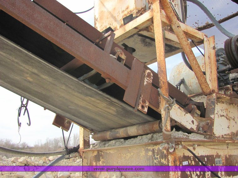 image for item 6767 1974 Hewit-Robins impact crusher and feeder