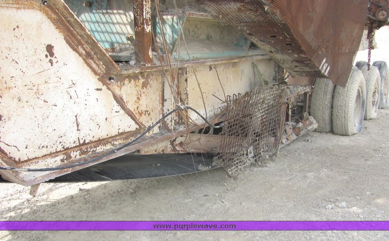 image for item 6767 1974 Hewit-Robins impact crusher and feeder