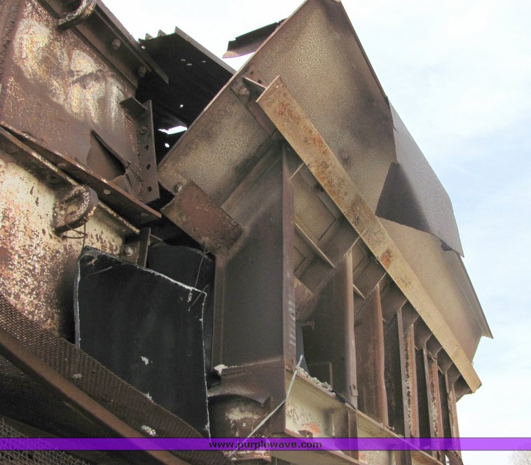 image for item 6767 1974 Hewit-Robins impact crusher and feeder