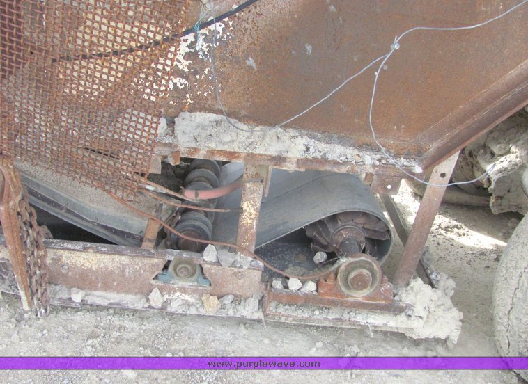 image for item 6767 1974 Hewit-Robins impact crusher and feeder