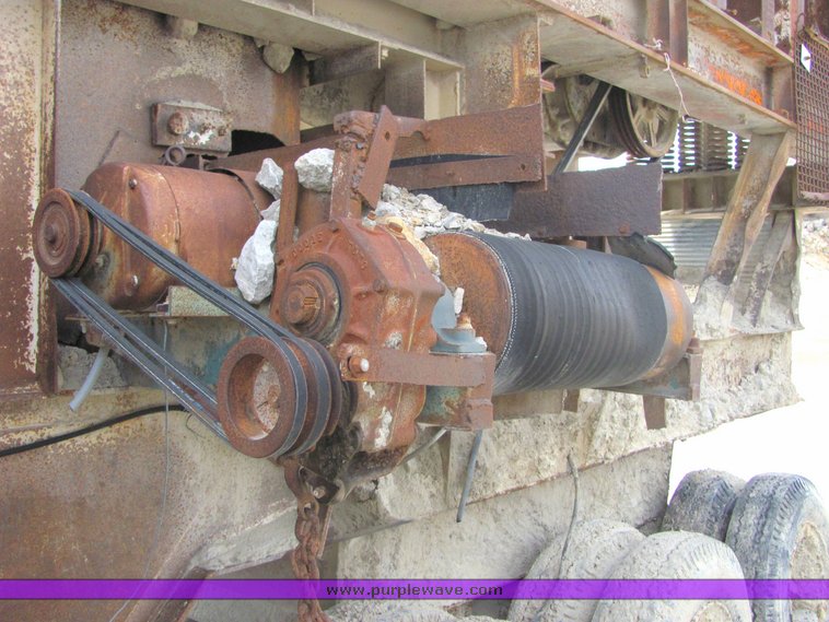 image for item 6767 1974 Hewit-Robins impact crusher and feeder