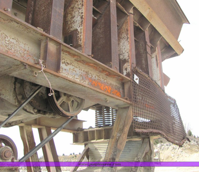 image for item 6767 1974 Hewit-Robins impact crusher and feeder