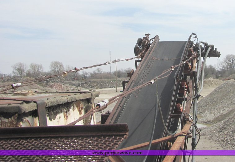 image for item 6767 1974 Hewit-Robins impact crusher and feeder