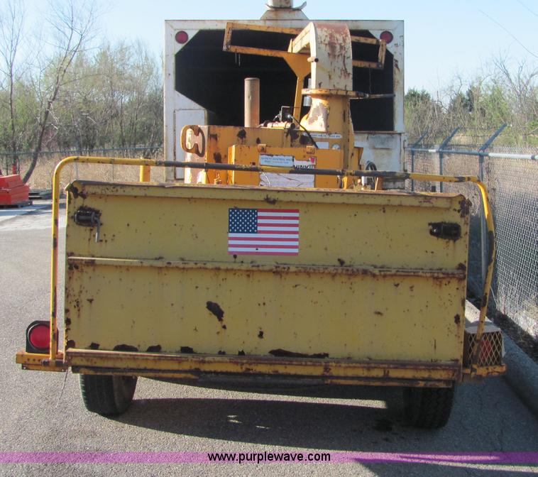 image for item 6770 Brush Bandit 250 chipper