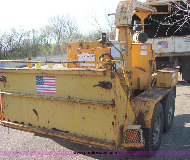 image for item 6770 Brush Bandit 250 chipper