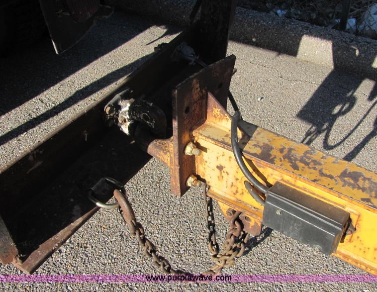 image for item 6770 Brush Bandit 250 chipper