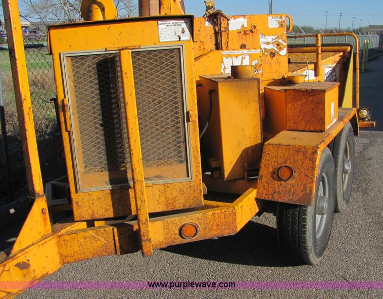 image for item 6770 Brush Bandit 250 chipper