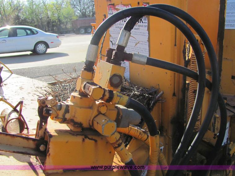 image for item 6770 Brush Bandit 250 chipper