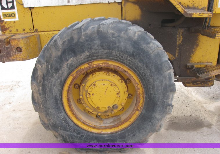 image for item 9006 1976 Caterpillar 930 wheel loader