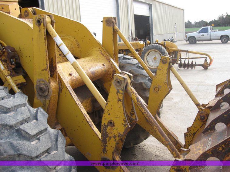 image for item 9006 1976 Caterpillar 930 wheel loader