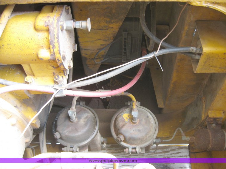 image for item 9006 1976 Caterpillar 930 wheel loader