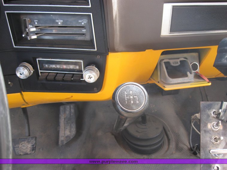 image for item 9009 1981 Chevrolet Customer Deluxe 30 spray truck