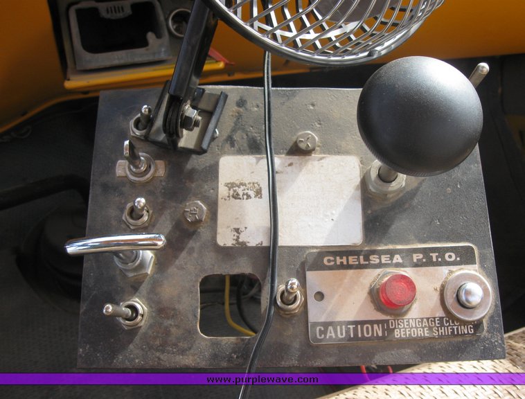 image for item 9009 1981 Chevrolet Customer Deluxe 30 spray truck