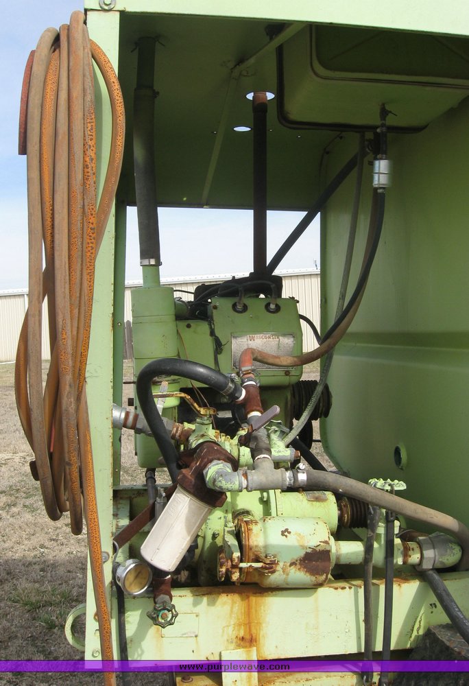 image for item 9010 1969 International Loadster 1600 spray truck