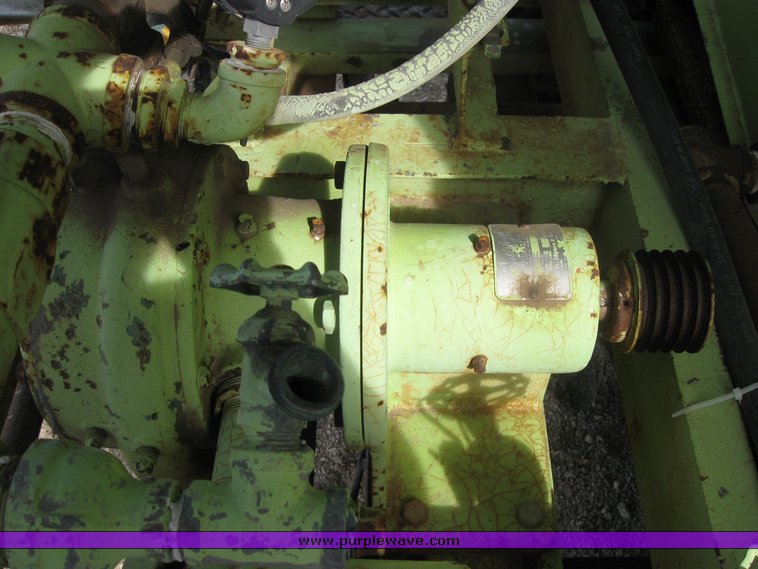 image for item 9010 1969 International Loadster 1600 spray truck