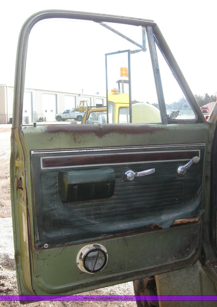 image for item 9011 1970 Chevrolet C-60 winch truck