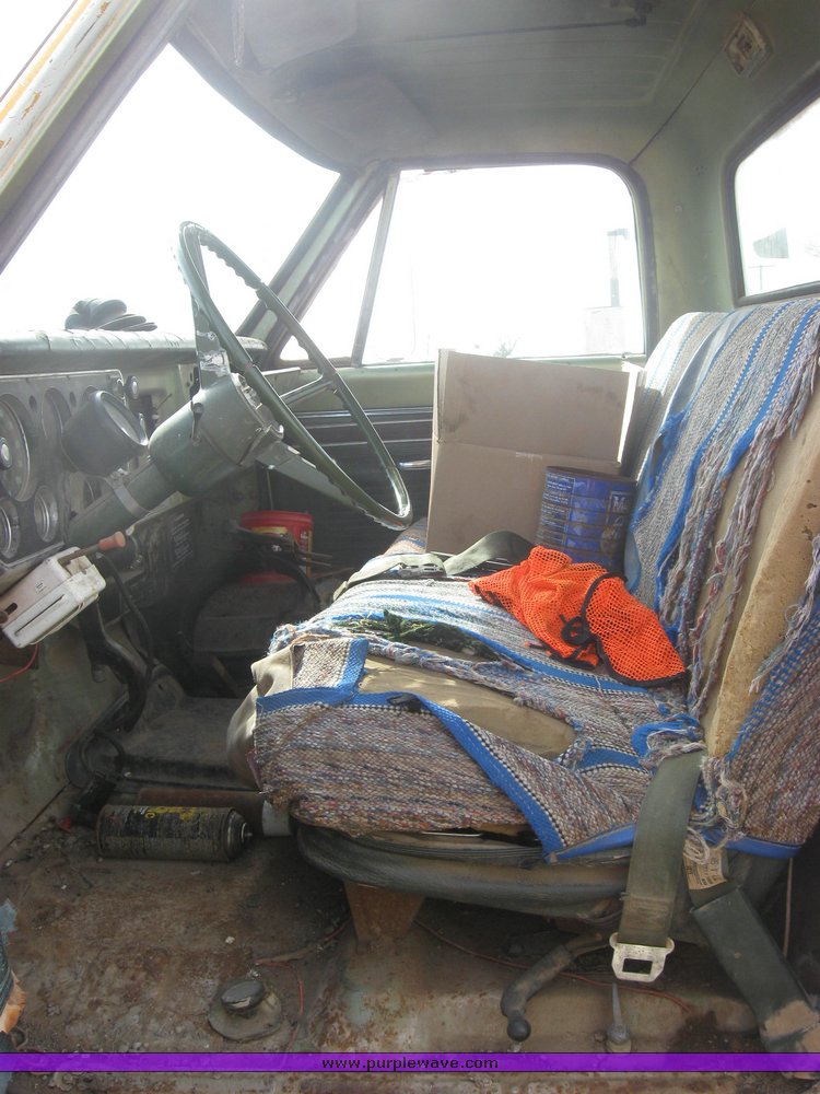 image for item 9011 1970 Chevrolet C-60 winch truck