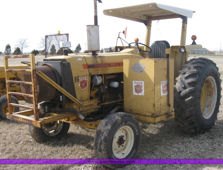 image for item 9012 Tiger Special 5600 tractor
