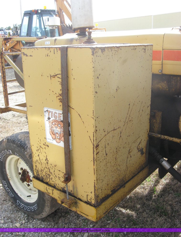 image for item 9012 Tiger Special 5600 tractor