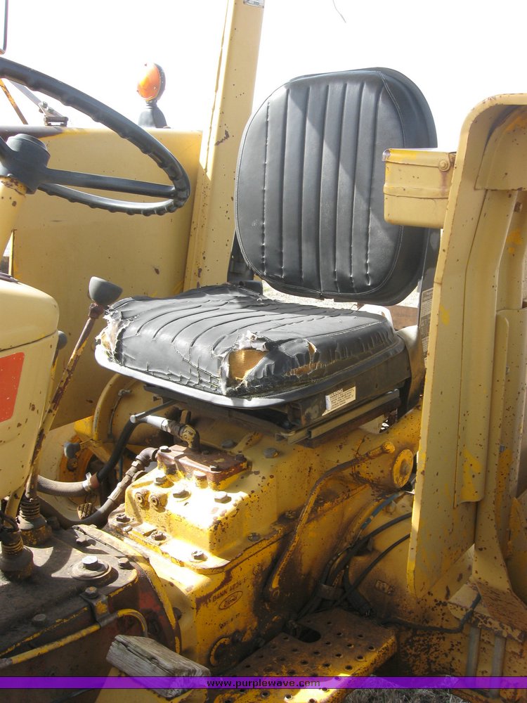 image for item 9012 Tiger Special 5600 tractor