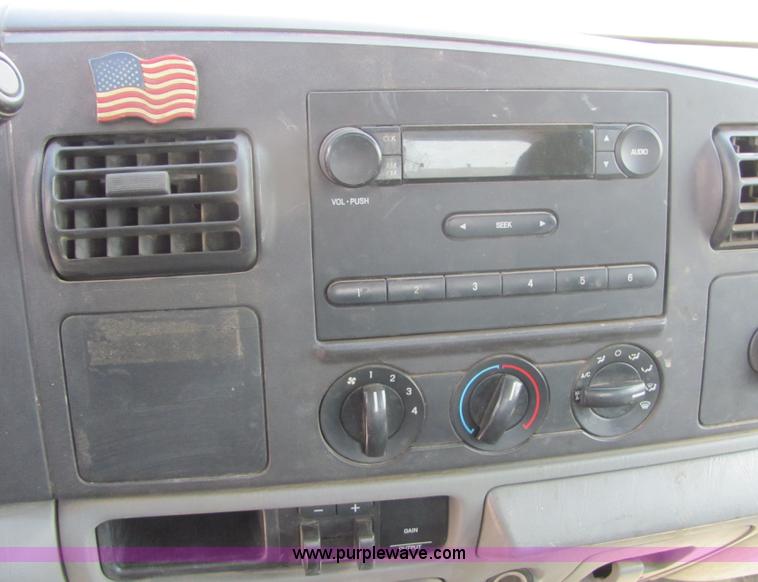 image for item 9039 2005 Ford F350 Super Duty pickup