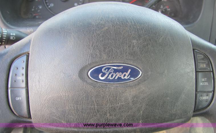 image for item 9039 2005 Ford F350 Super Duty pickup