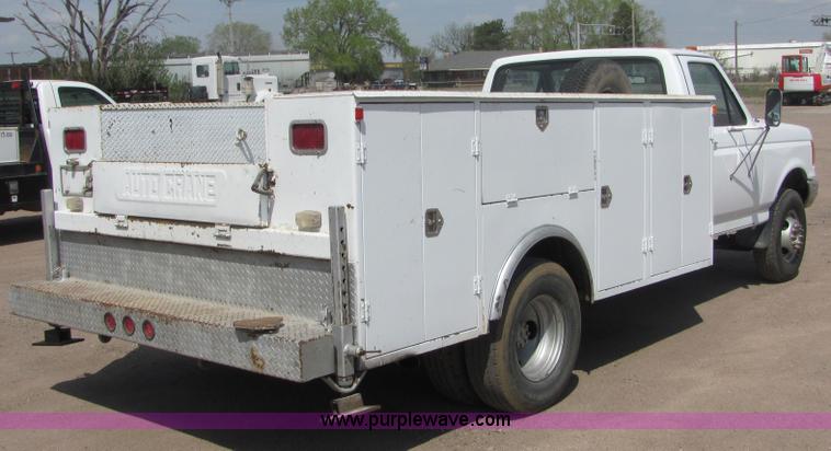 image for item 9040 1989 Ford F450 Super Duty pickup