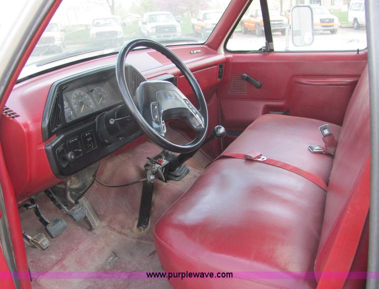 image for item 9040 1989 Ford F450 Super Duty pickup