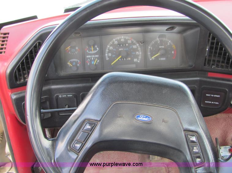 image for item 9040 1989 Ford F450 Super Duty pickup