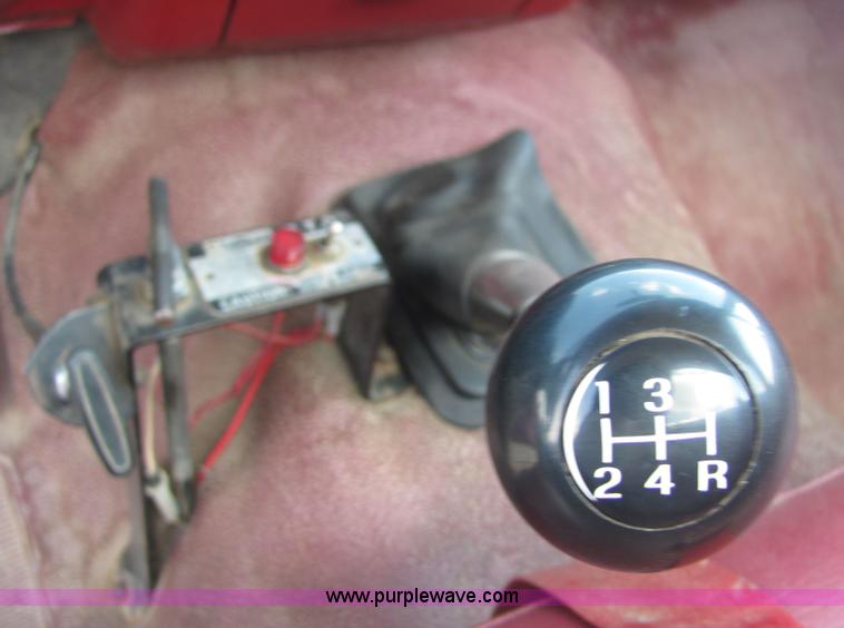 image for item 9040 1989 Ford F450 Super Duty pickup