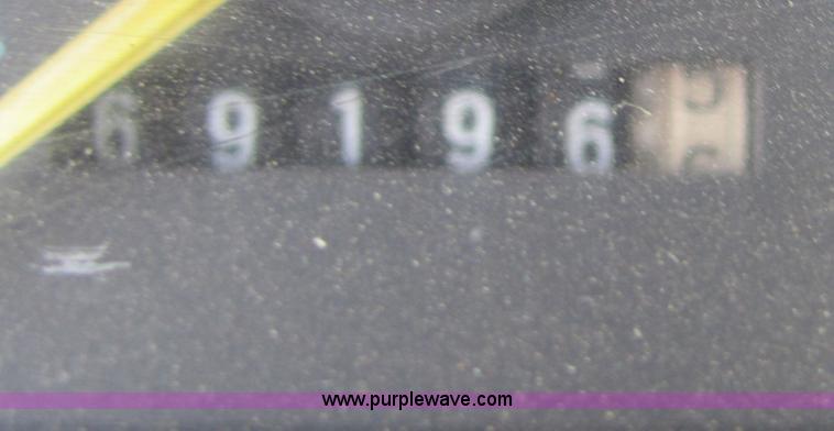 image for item 9040 1989 Ford F450 Super Duty pickup